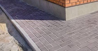 Укладка плитки на отмостку: Цена от 813 руб. в Павловском Посаде от ТротуарнаяПлитка