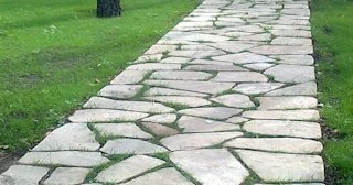 Профессиональная укладка камня на дорожки в Павловском Посаде в октябре